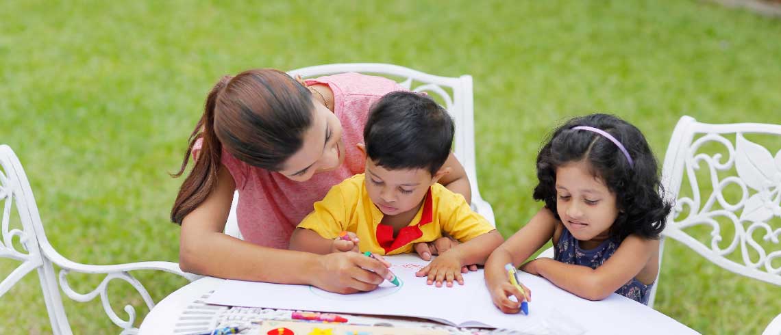 Activities-2-Year-old-Drawing-First